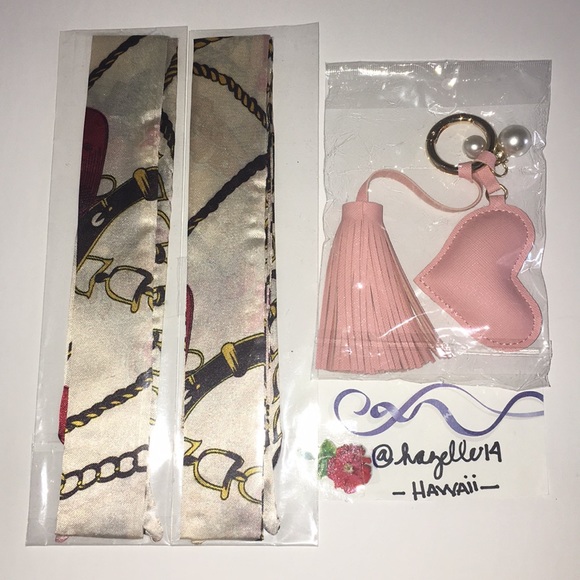 Twilly & Tassel Heart Keychain - Picture 1 of 6